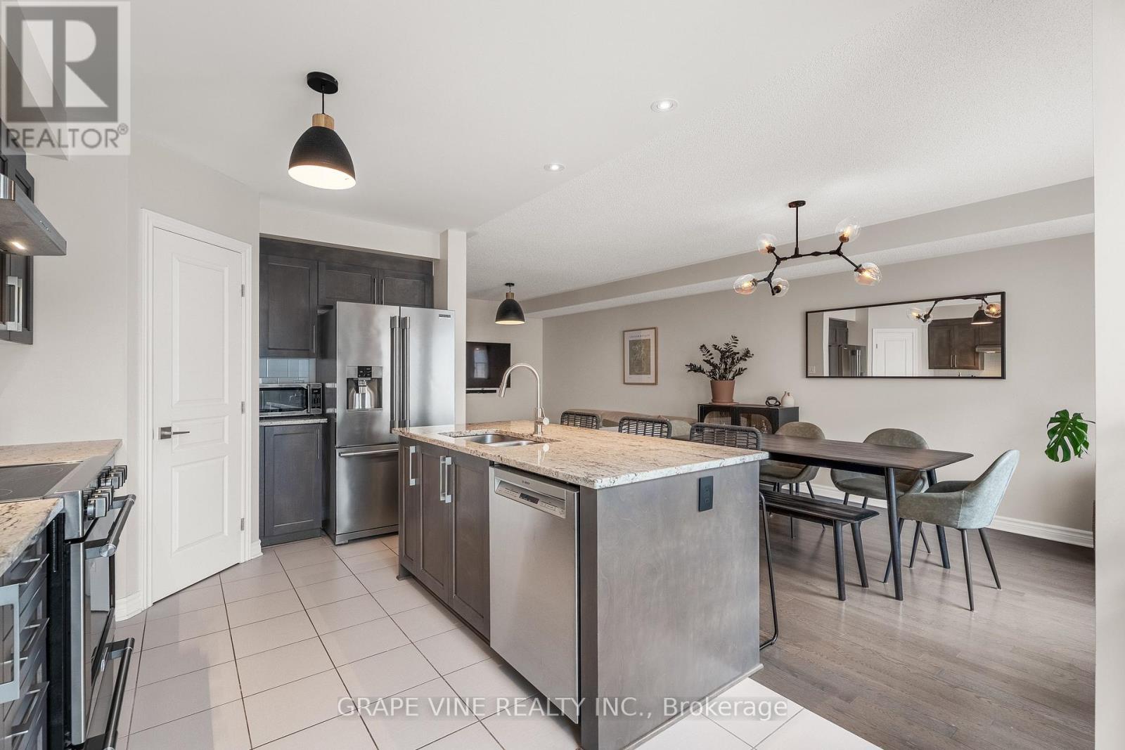 568 Voie Du Pin Rouge Way, Ottawa, Ontario  K1W 0C4 - Photo 15 - X12150024