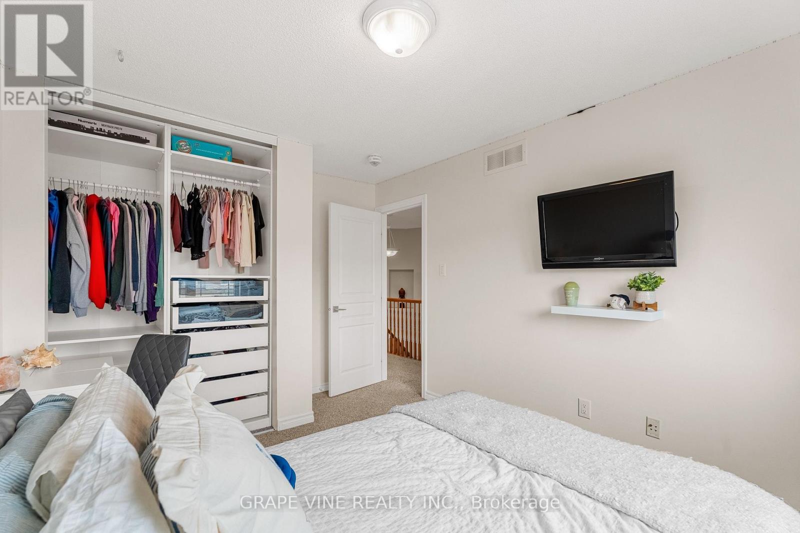 568 Voie Du Pin Rouge Way, Ottawa, Ontario  K1W 0C4 - Photo 24 - X12150024