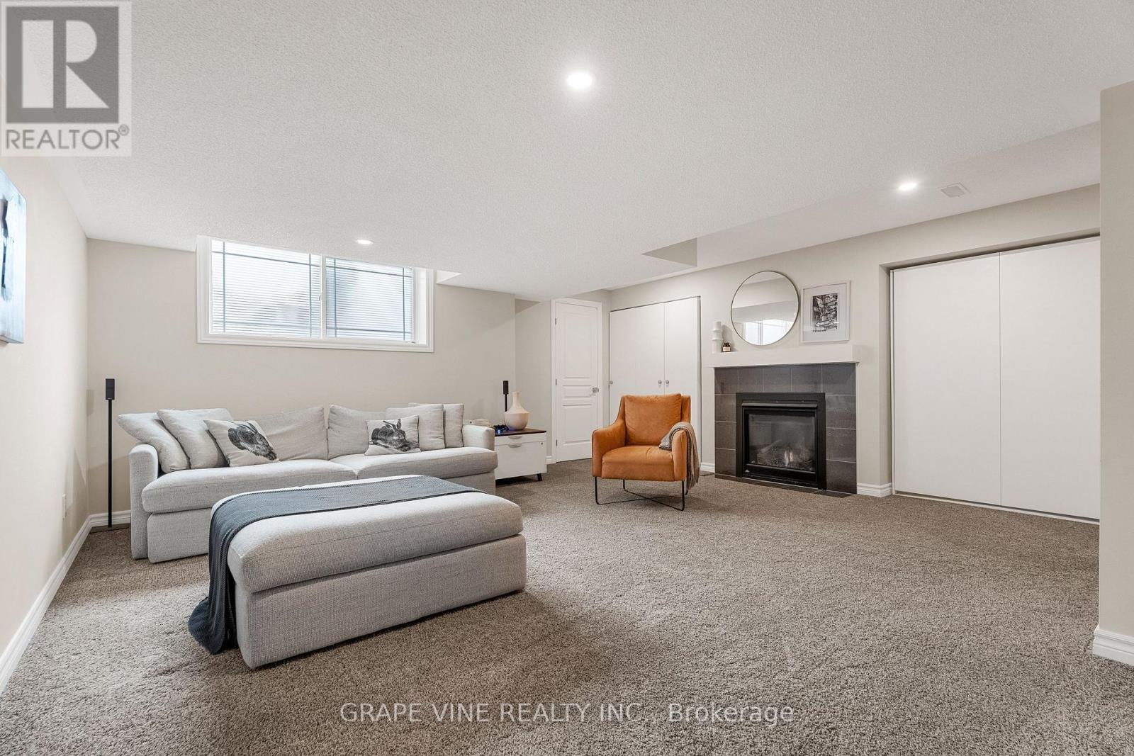 568 Voie Du Pin Rouge Way, Ottawa, Ontario  K1W 0C4 - Photo 31 - X12150024