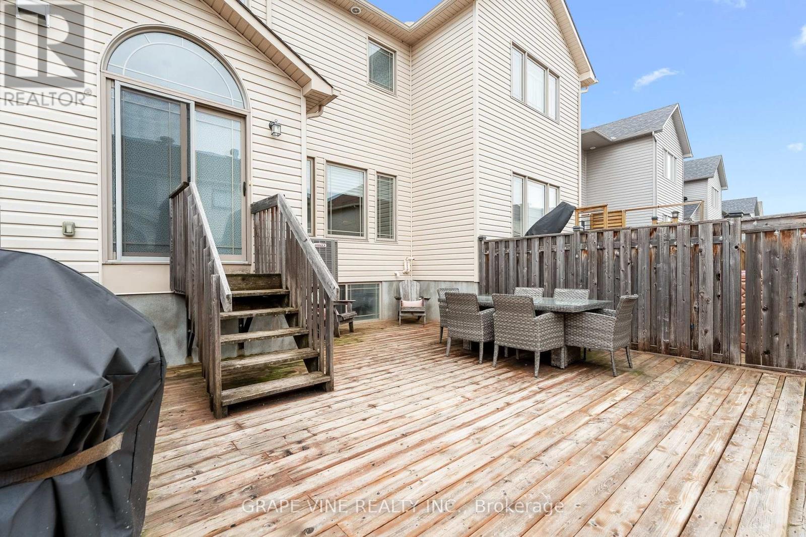 568 Voie Du Pin Rouge Way, Ottawa, Ontario  K1W 0C4 - Photo 33 - X12150024