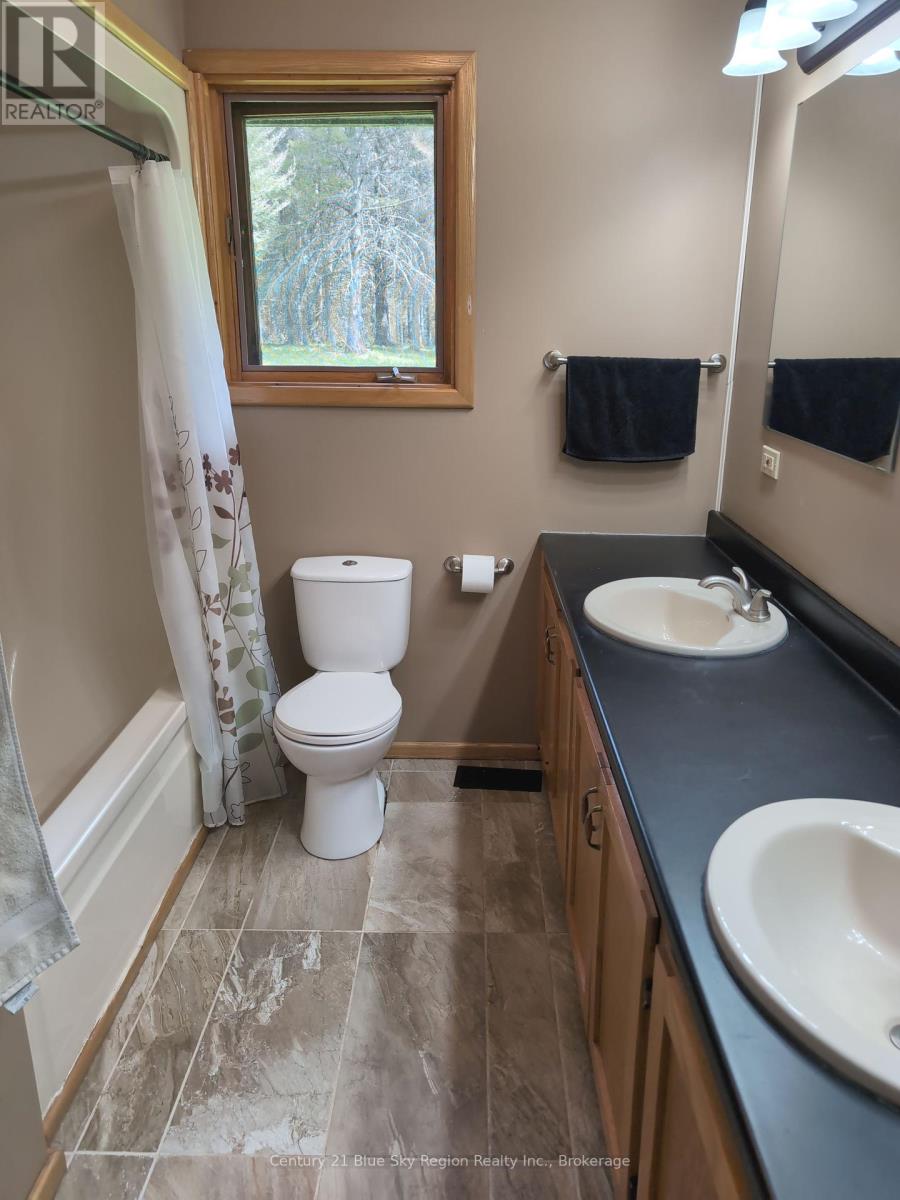 556 Genesee Lake Road, Powassan, Ontario  P0H 1Z0 - Photo 24 - X12149888