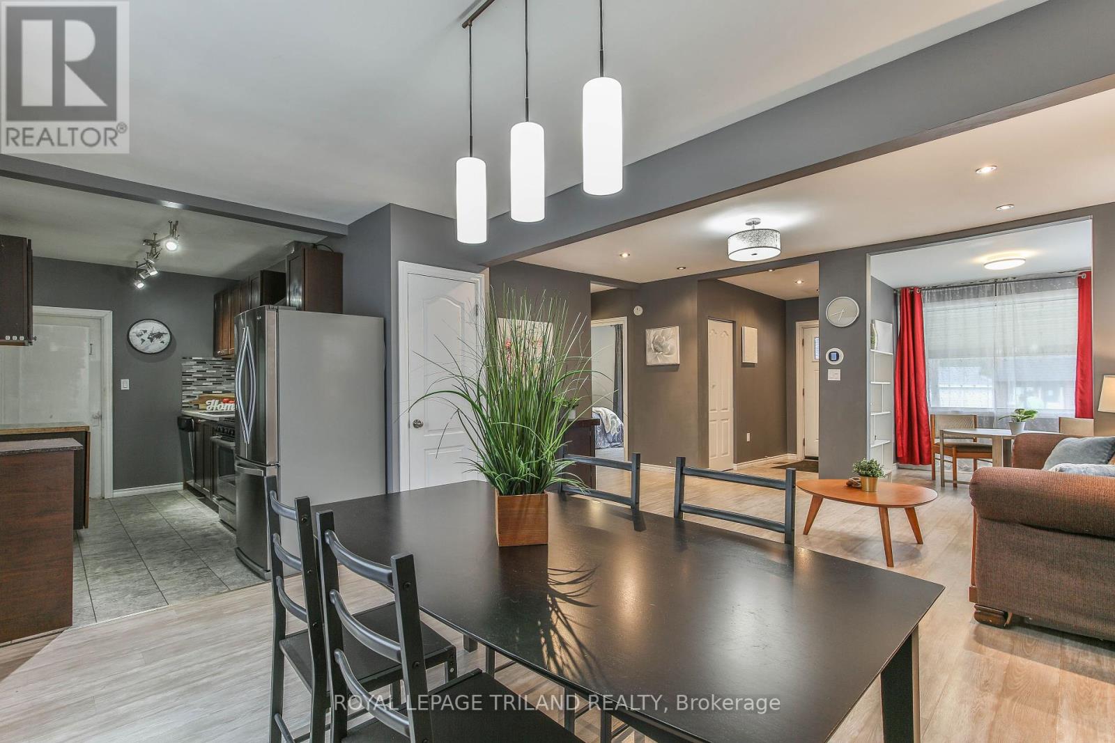 Photo 15 of 32 for 812 Adelaide Street N