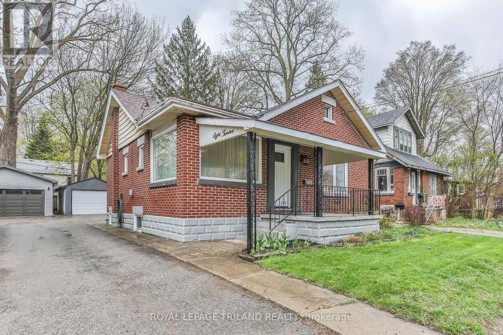 Property at 812 ADELAIDE STREET N image 2