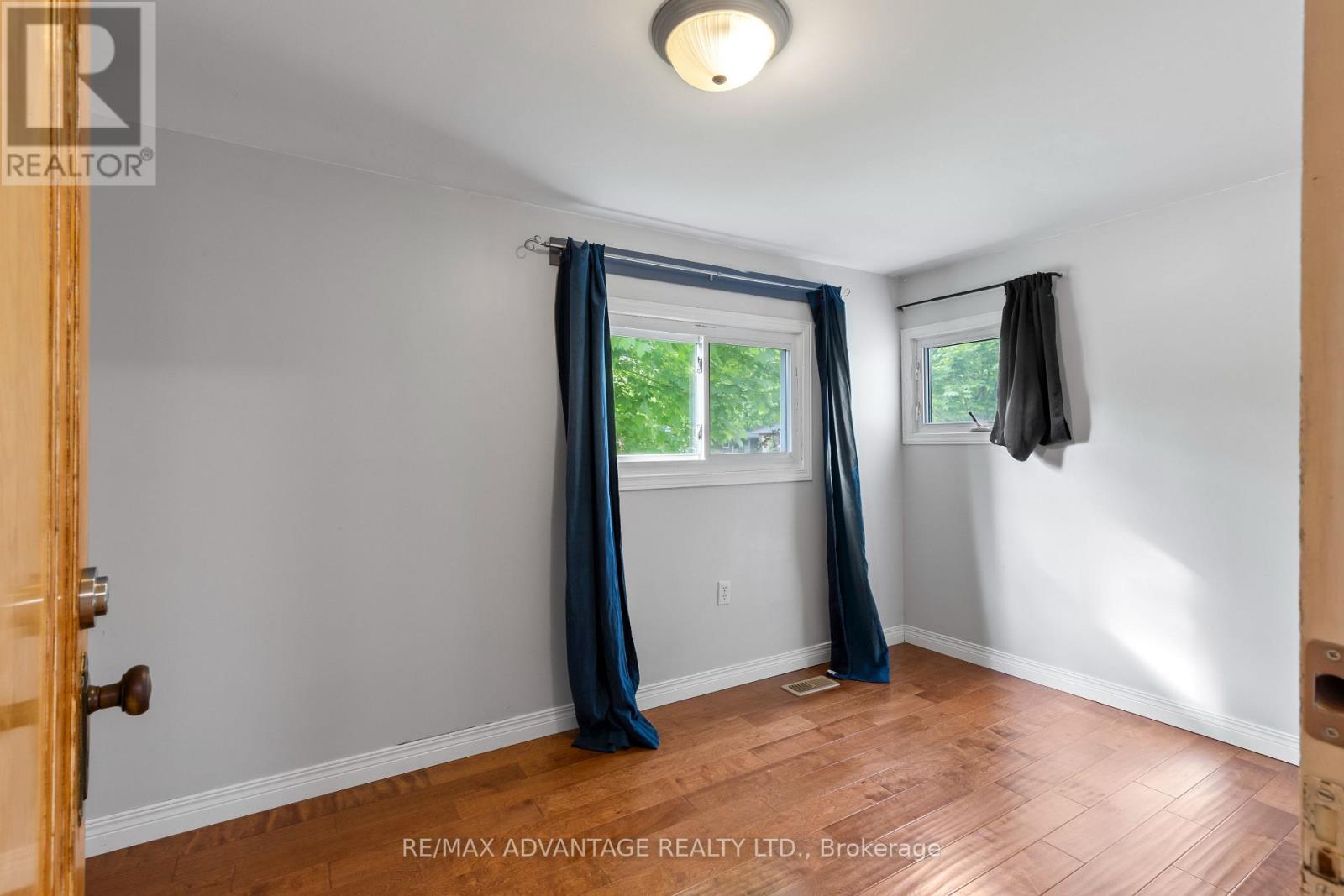 30 Broadway Street, Chatham-Kent, Ontario  N0P 2C0 - Photo 15 - X12148550