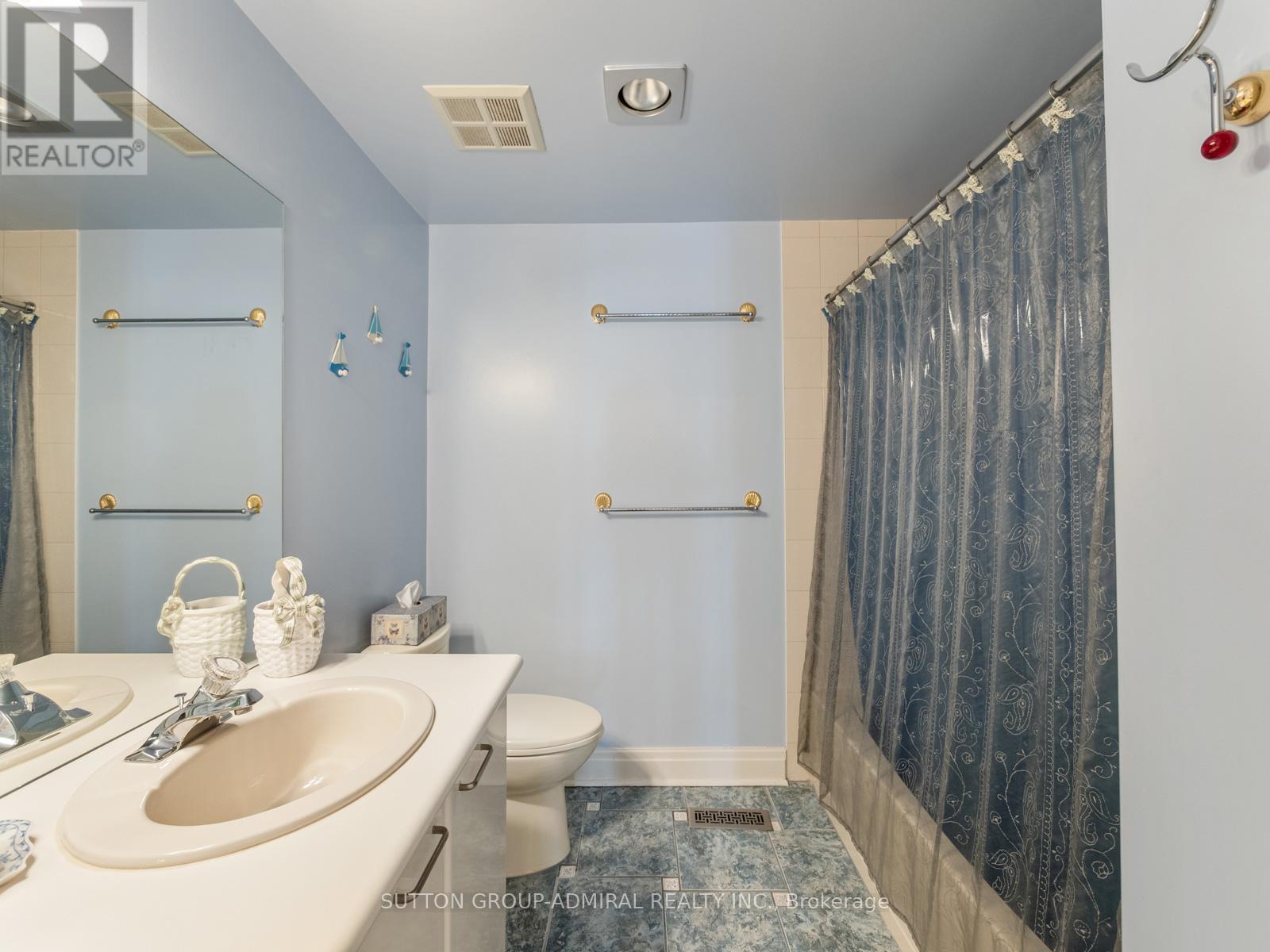 220 Walmer Road, Toronto (Casa Loma), Ontario  M5R 3R7 - Photo 25 - C12149797