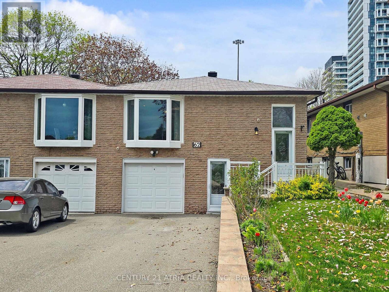 62 MUIRHEAD ROAD, Toronto, Ontario
