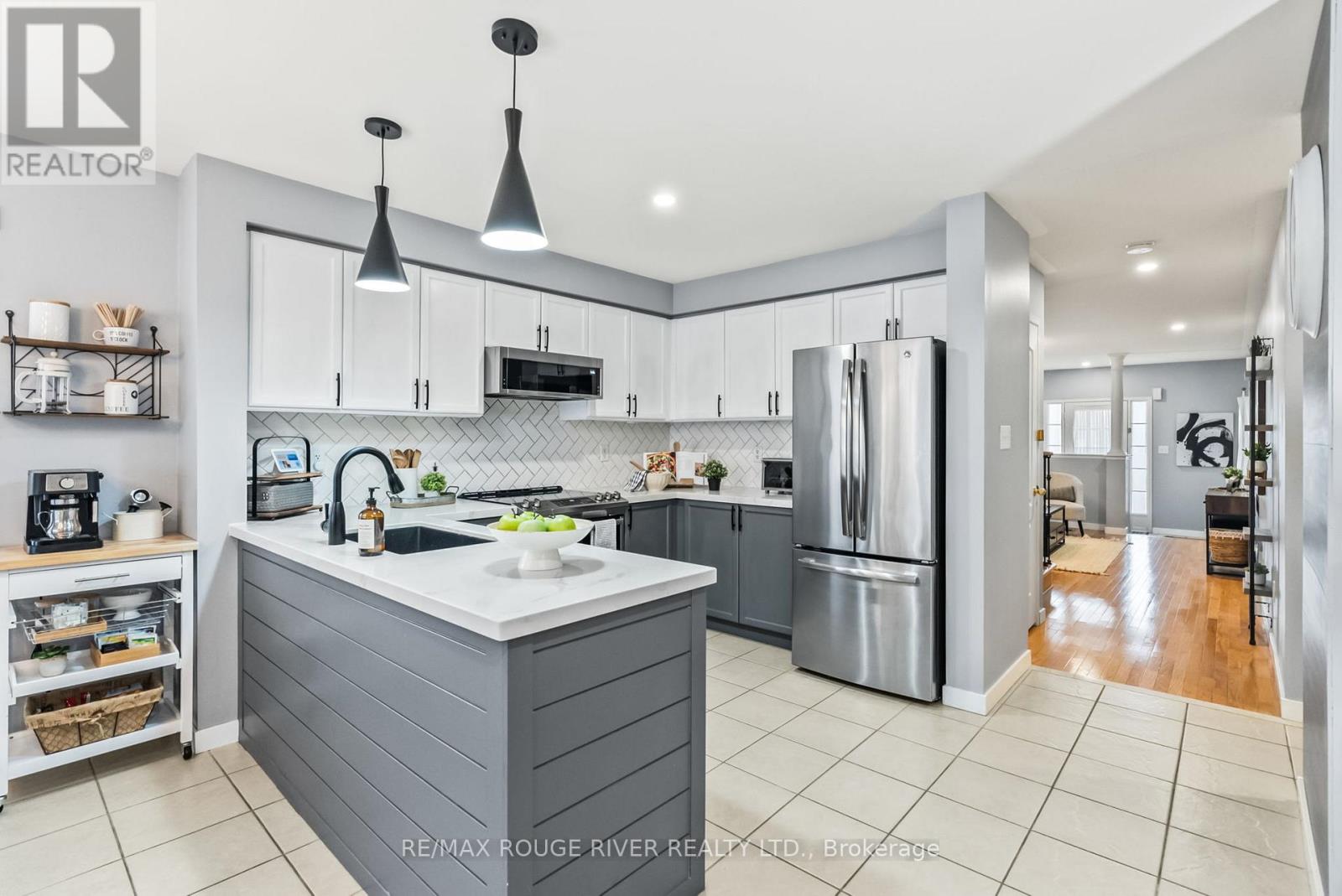 22 Thackery Drive, Ajax, Ontario  L1T 0B7 - Photo 13 - E12149962