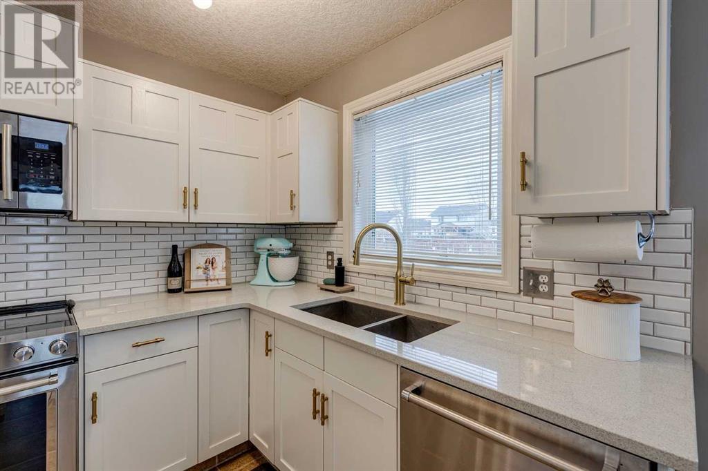 Property at 10 Thomas Street NW image 4
