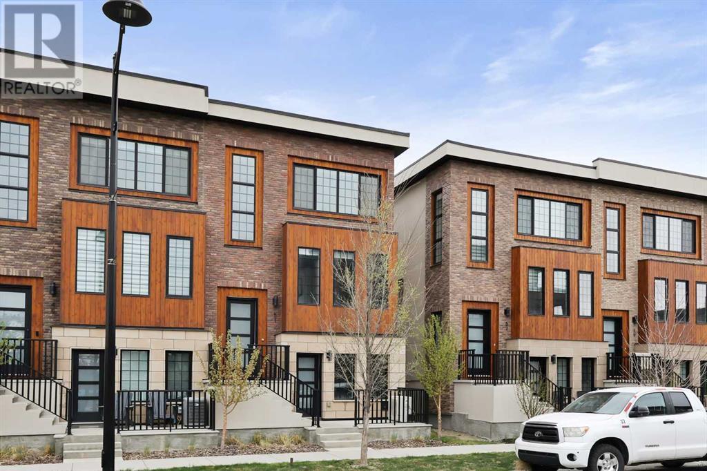 Property at 51 Greenbriar Place NW image 3