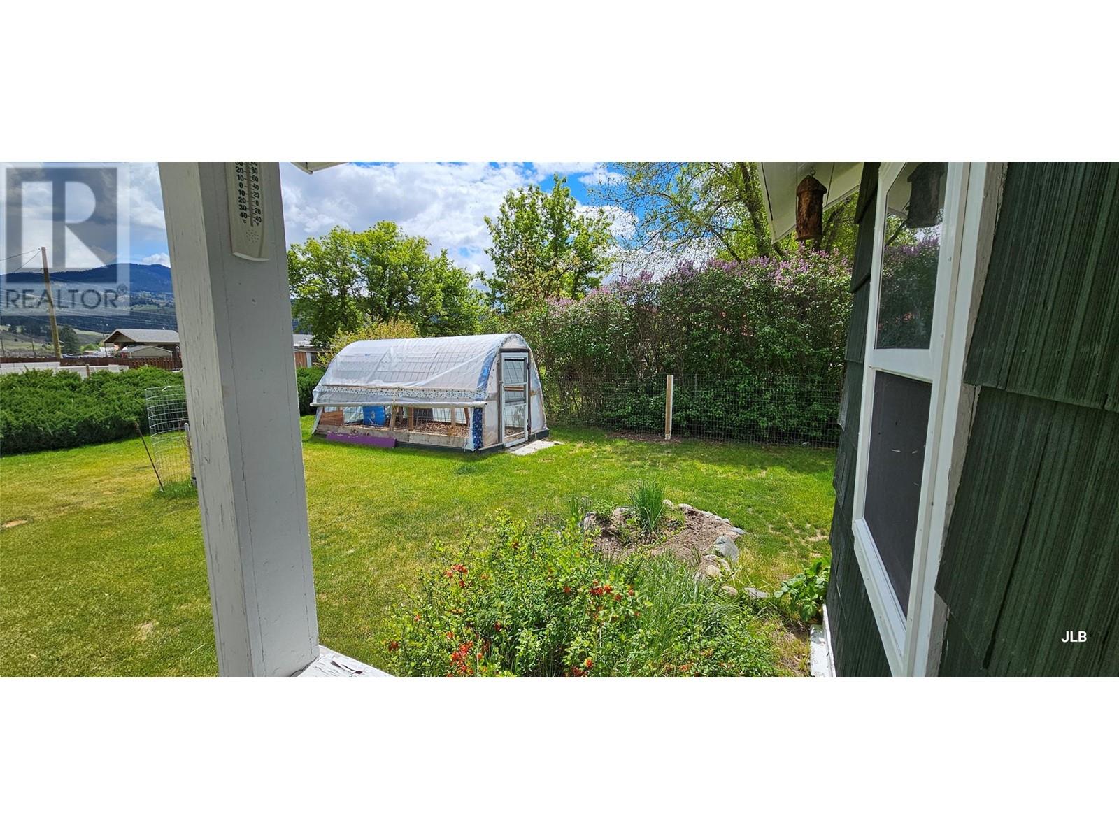 808 Division Street, Midway, British Columbia  V0H 1M0 - Photo 32 - 10348006