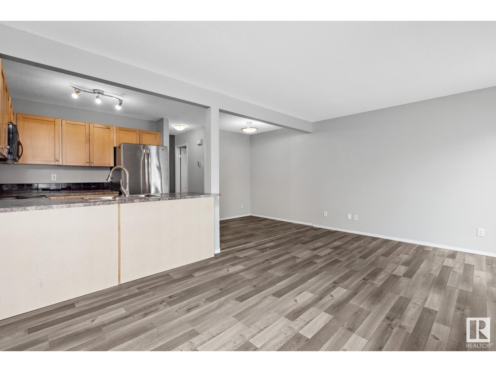 Property at #39 150 EDWARDS DR SW image 4