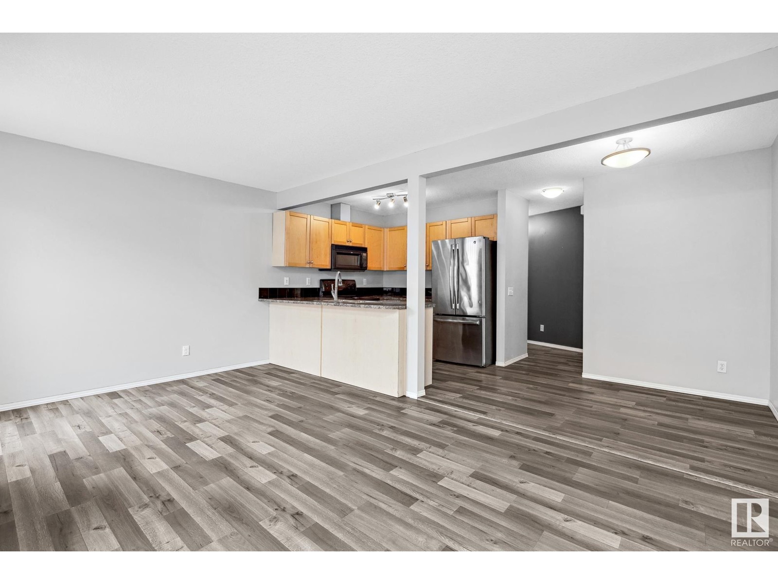 Property at #39 150 EDWARDS DR SW image 5