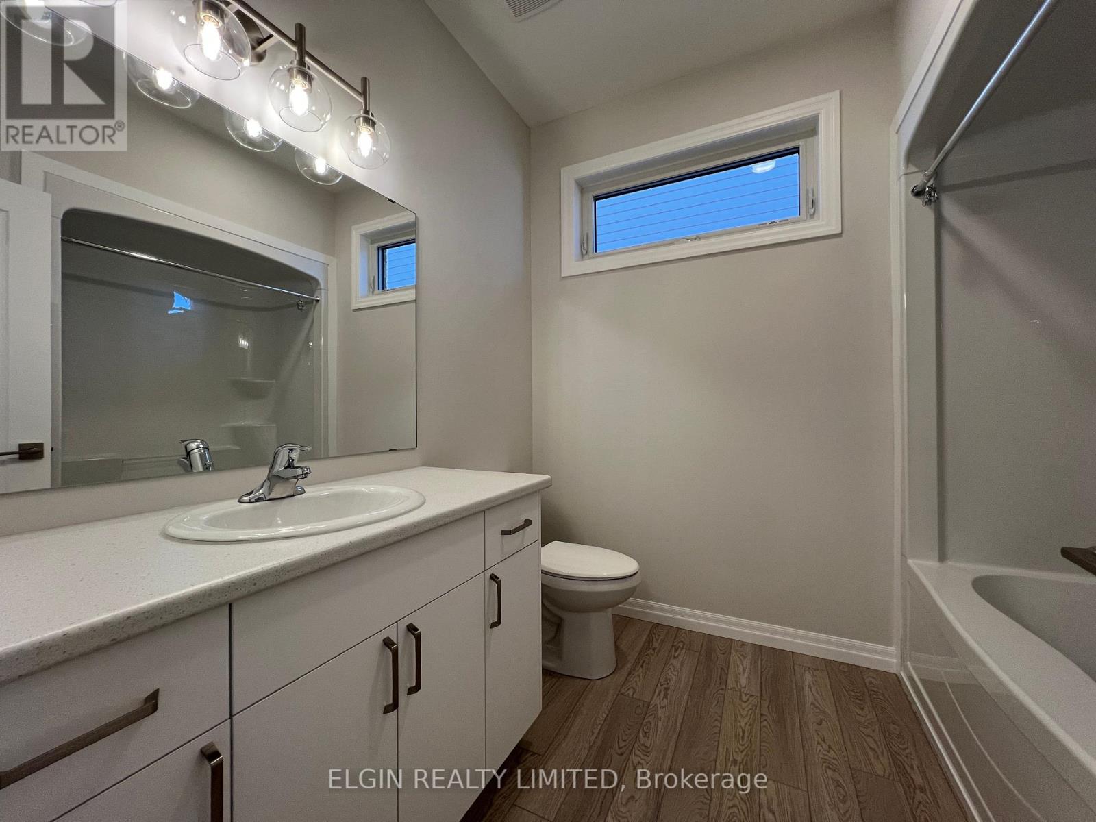Property at 8 HEMLOCK CRESCENT image 4
