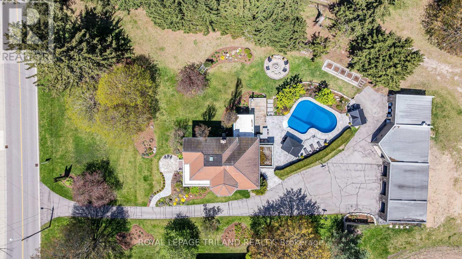 6058 Stone Church Road, Central Elgin, Ontario  N0L 2L0 - Photo 5 - X12149974