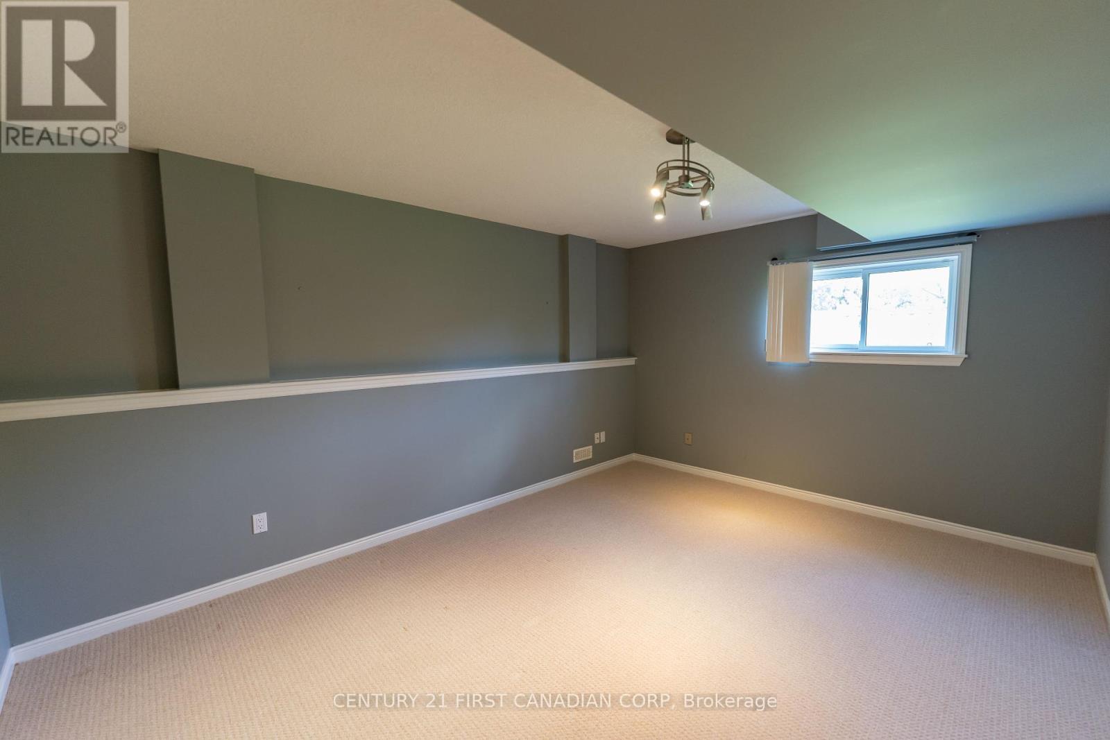 27 Golfview Crescent, London South, Ontario  N6C 5N2 - Photo 17 - X12149980