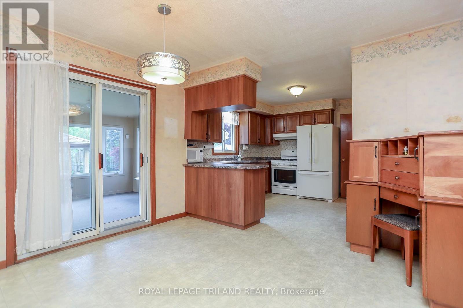 32 Applewood Crescent, St. Thomas, Ontario  N5R 1H2 - Photo 24 - X12150001