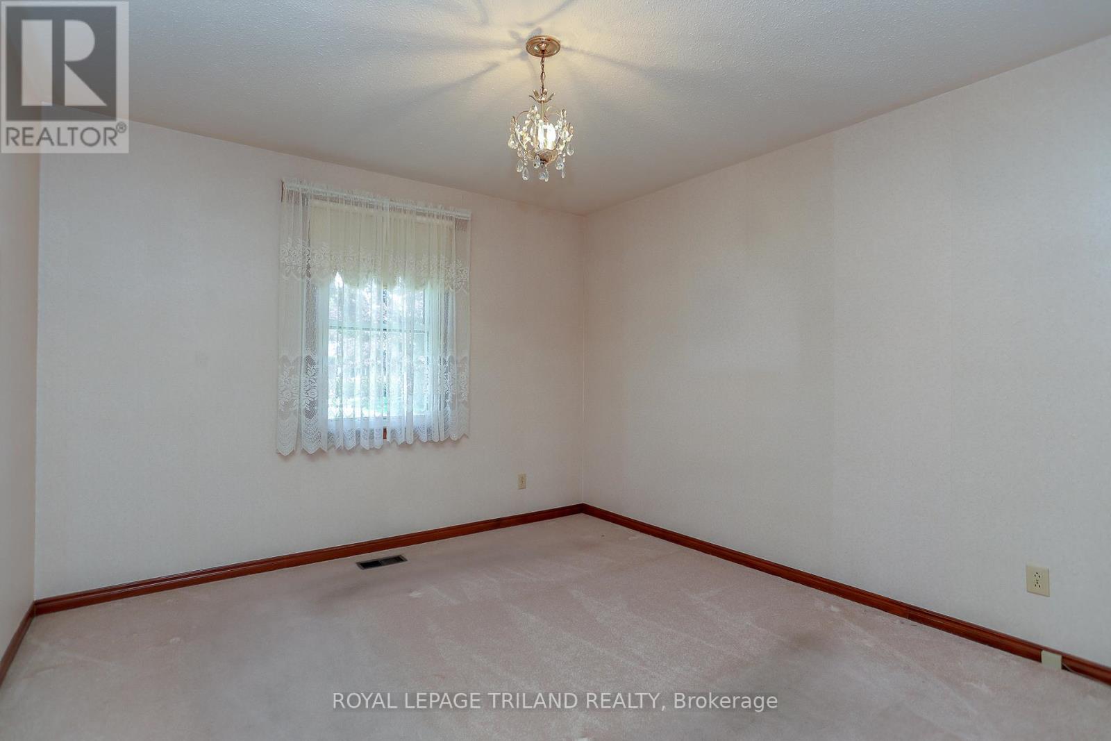 32 Applewood Crescent, St. Thomas, Ontario  N5R 1H2 - Photo 26 - X12150001