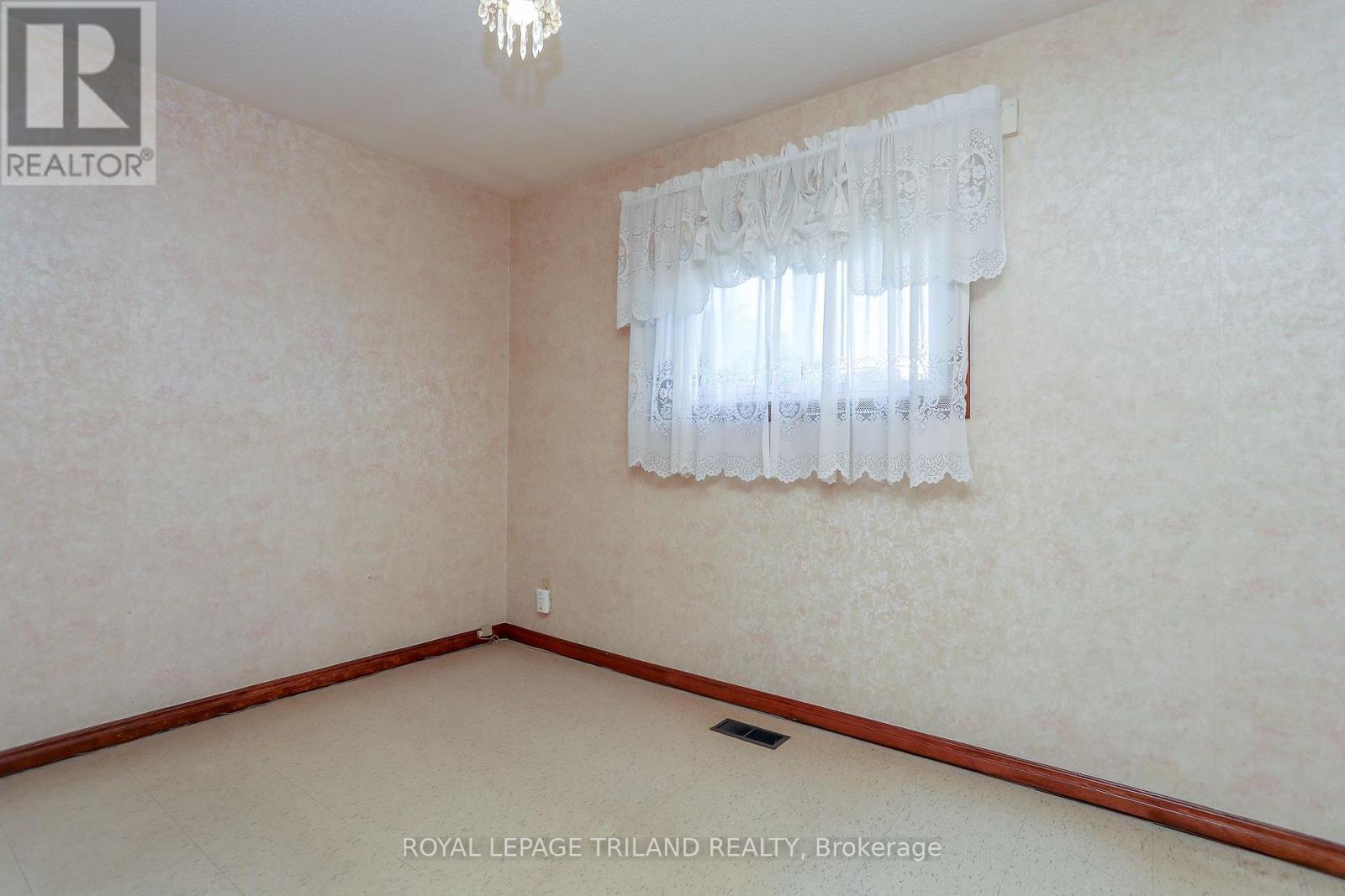 32 Applewood Crescent, St. Thomas, Ontario  N5R 1H2 - Photo 28 - X12150001