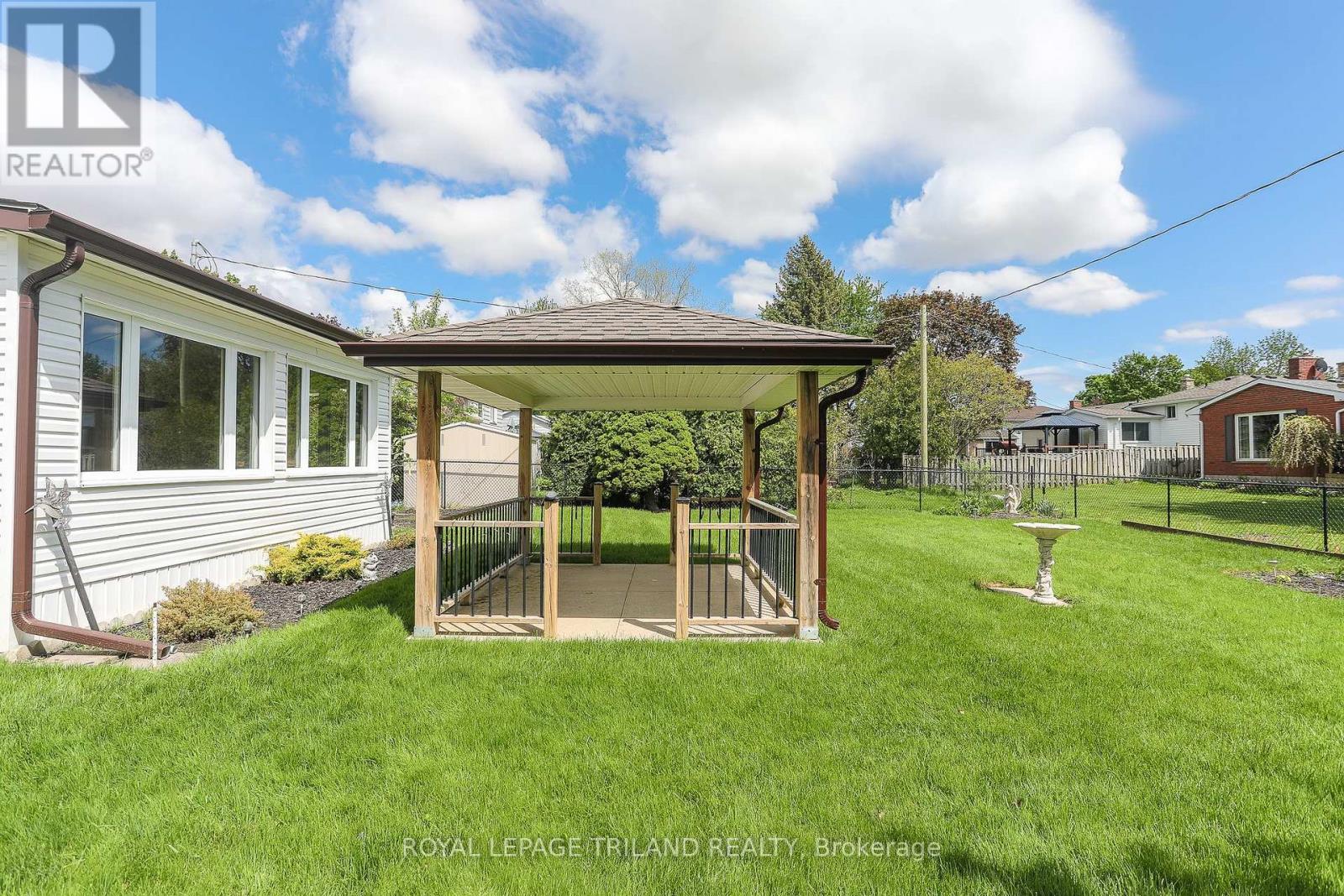 32 Applewood Crescent, St. Thomas, Ontario  N5R 1H2 - Photo 41 - X12150001