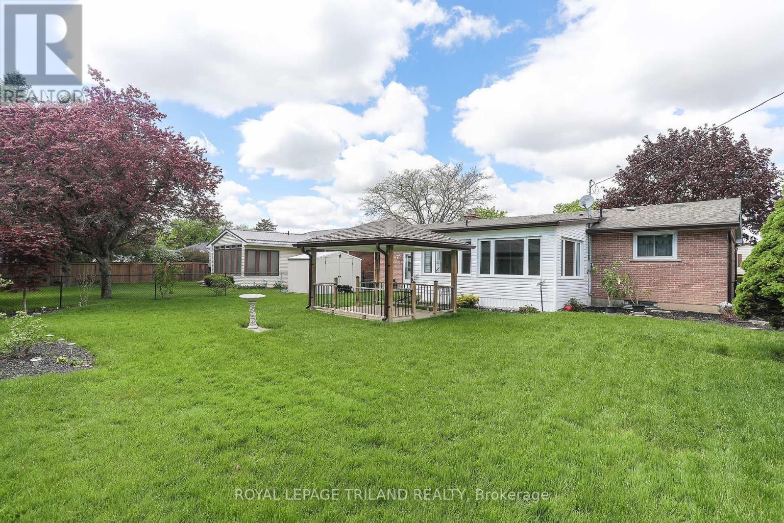 32 Applewood Crescent, St. Thomas, Ontario  N5R 1H2 - Photo 45 - X12150001
