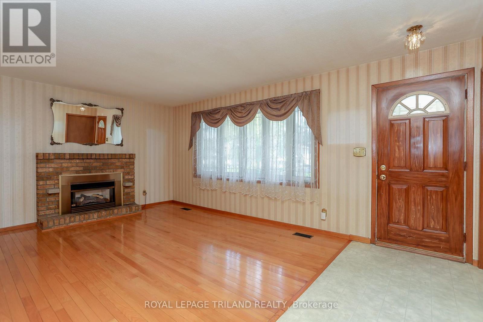 32 Applewood Crescent, St. Thomas, Ontario  N5R 1H2 - Photo 6 - X12150001