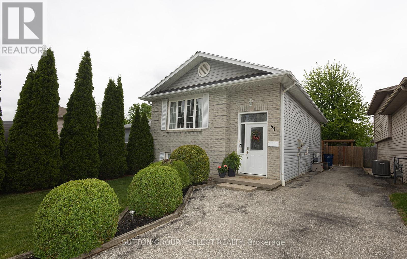Property at 64 UNIVERSITY AVENUE image 2