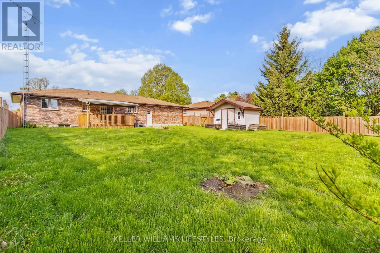 4 Anne Crescent, Southwest Middlesex, Ontario  N0M 1L0 - Photo 41 - X12150107