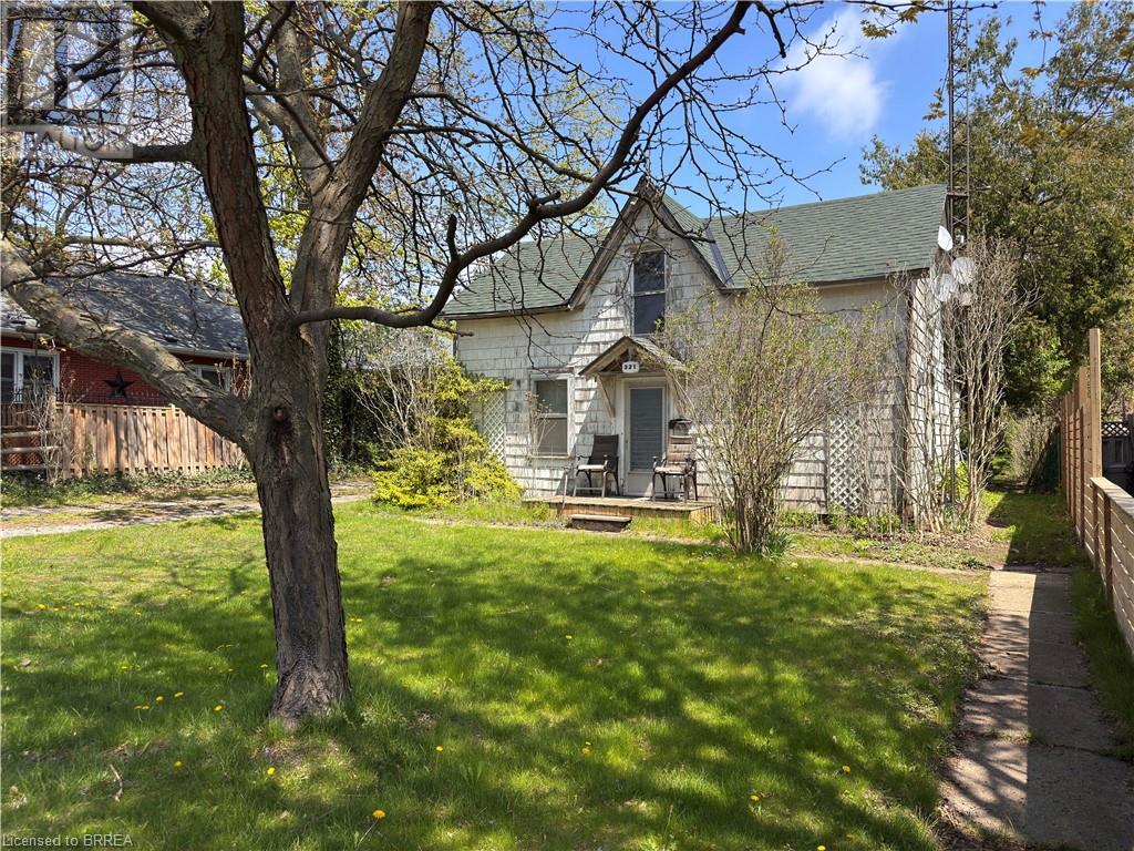 Property at 221 NORFOLK Street N image 5