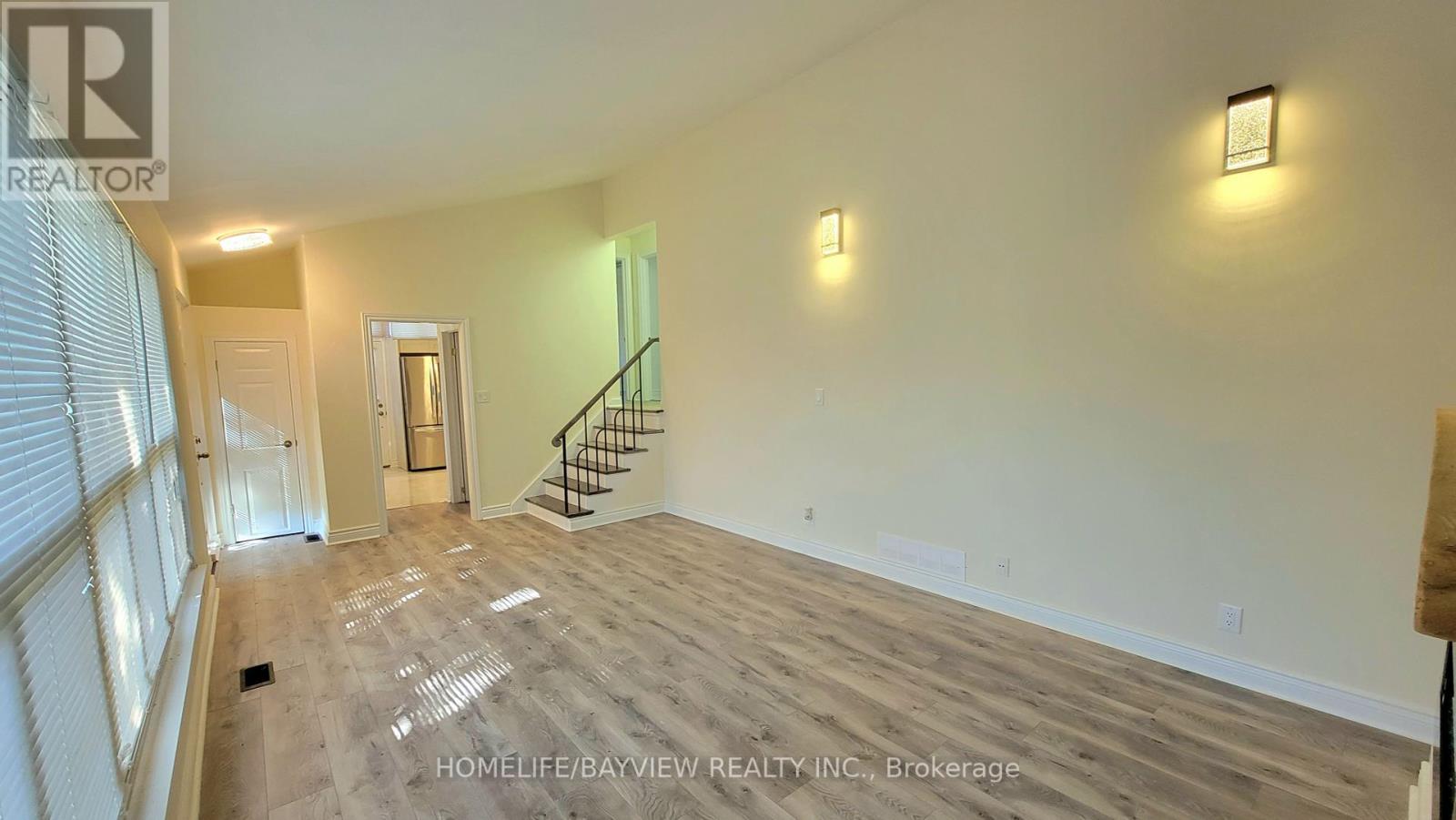 325 Paliser Crescent S, Richmond Hill (Harding), Ontario  L4C 1R9 - Photo 8 - N12149863