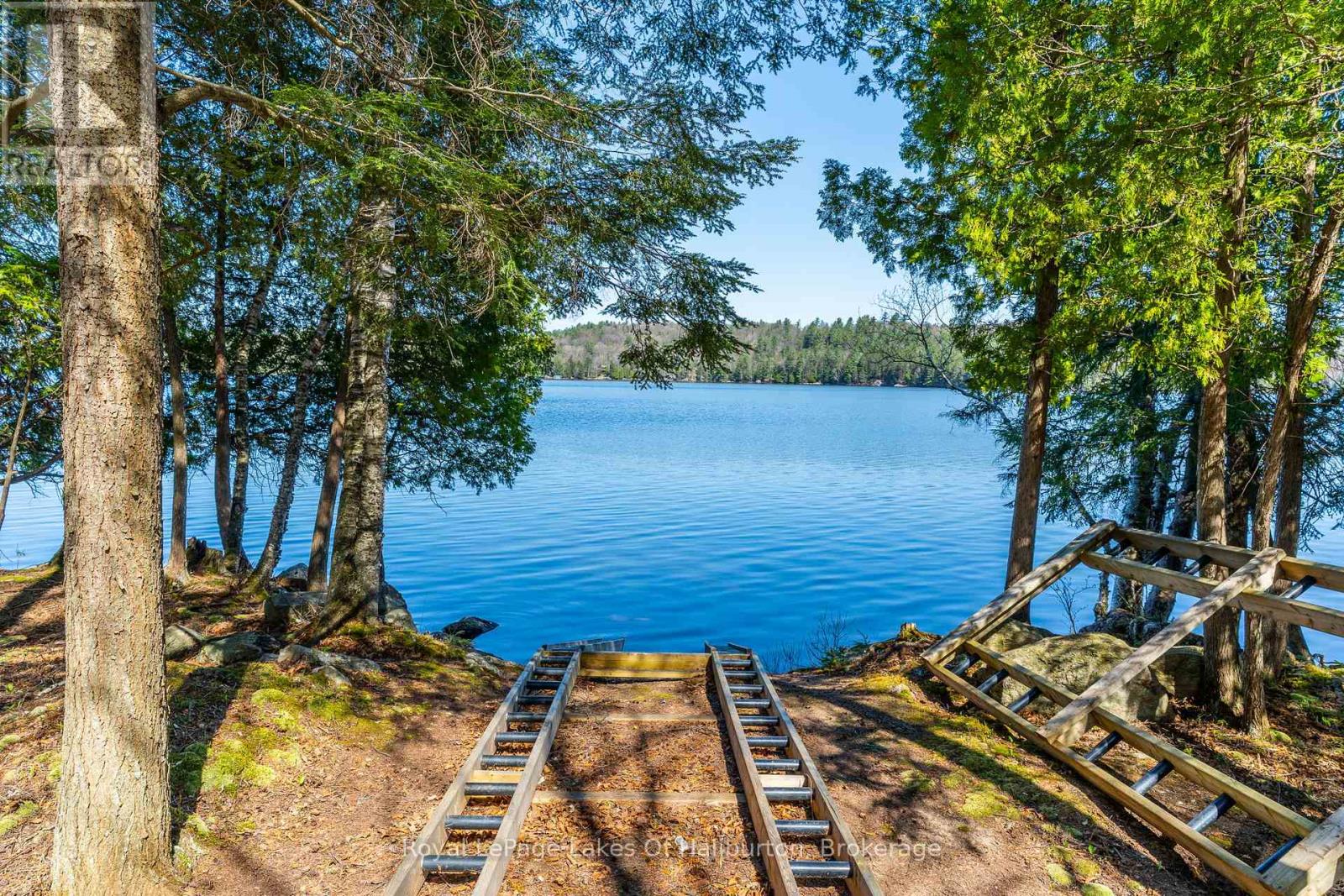 1096 Reg's Trail, Dysart Et Al (Dudley), Ontario  K0M 1S0 - Photo 10 - X12150052
