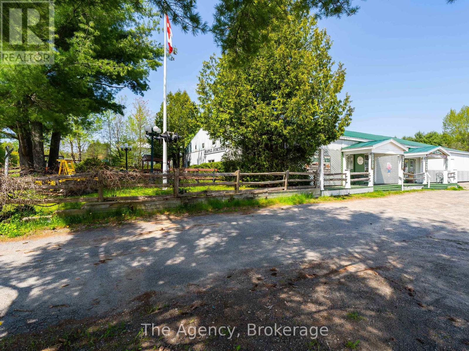 14 Gray Road, Bracebridge, Ontario  P1L 1P8 - Photo 7 - X12150027