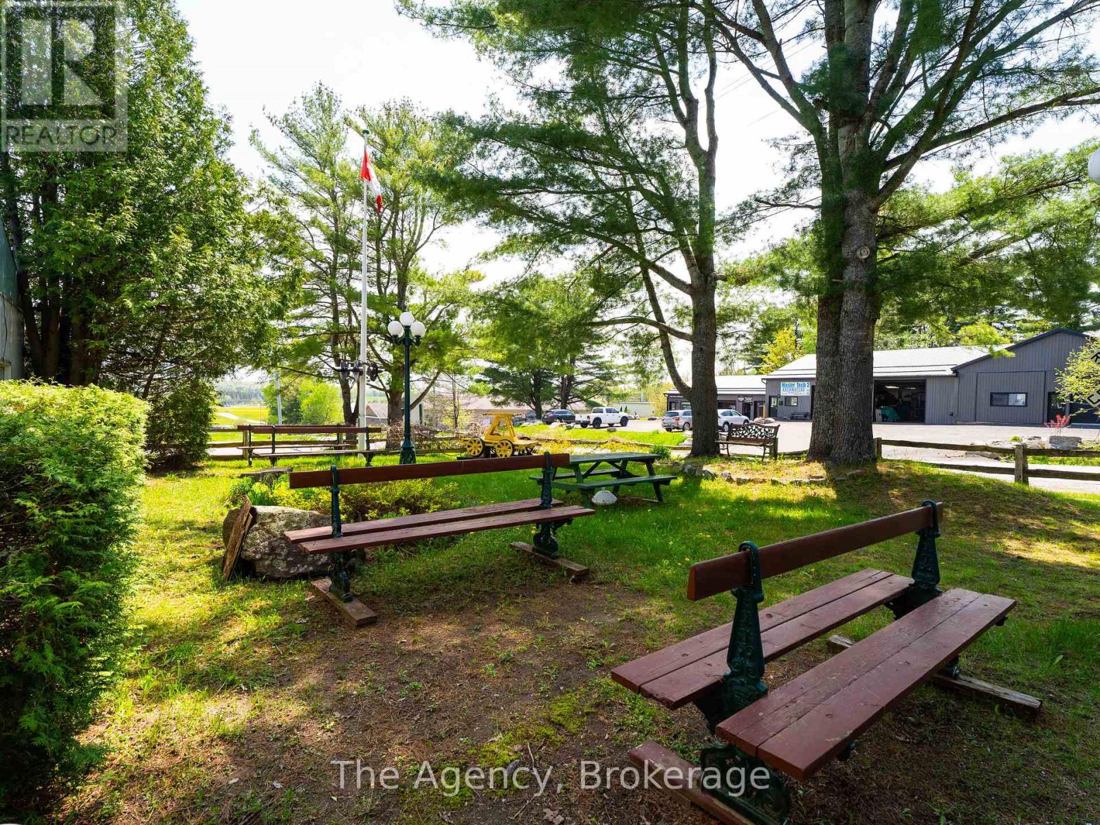 14 Gray Road, Bracebridge, Ontario  P1L 1P8 - Photo 12 - X12150027