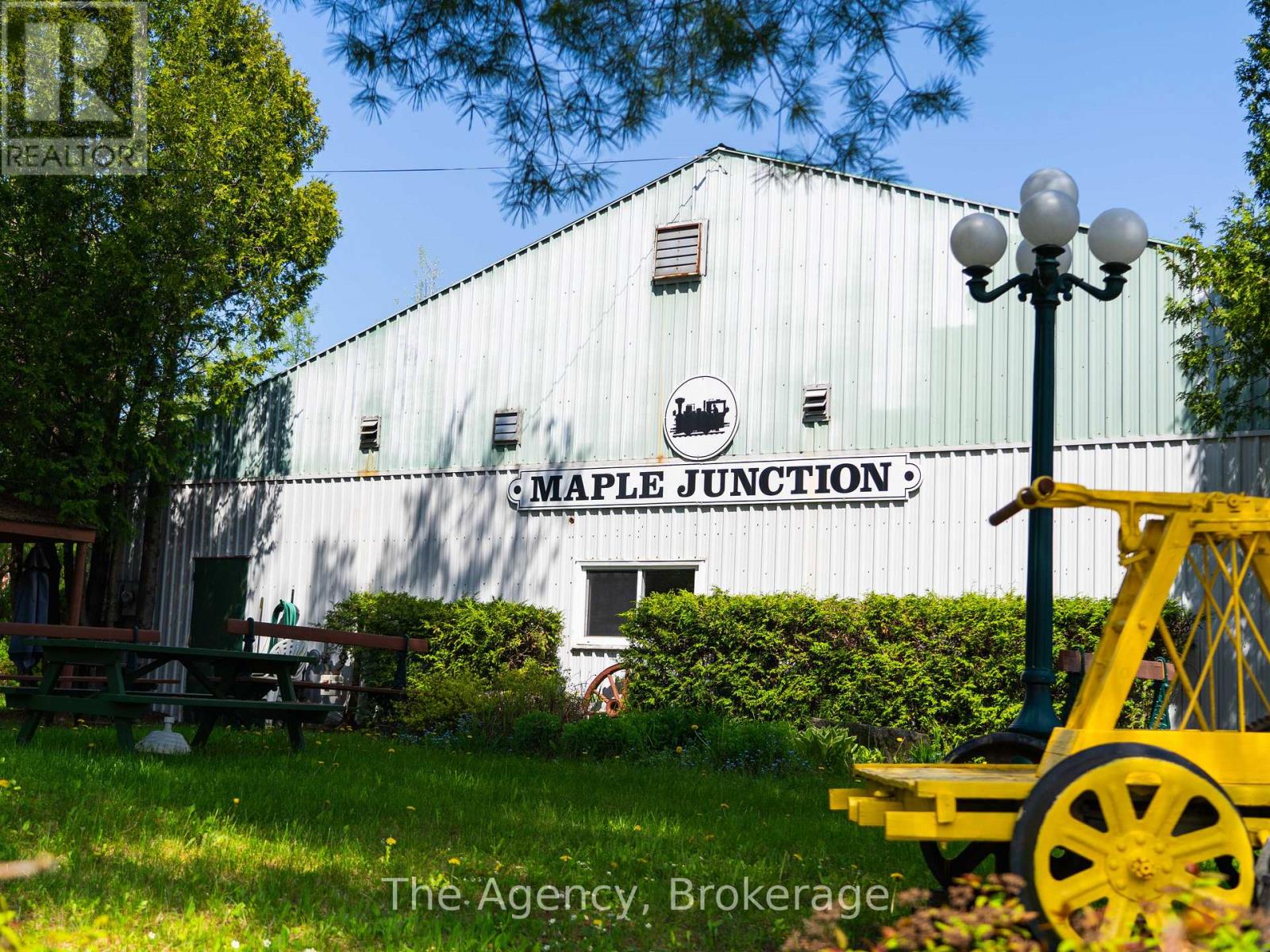 14 Gray Road, Bracebridge, Ontario  P1L 1P8 - Photo 13 - X12150027