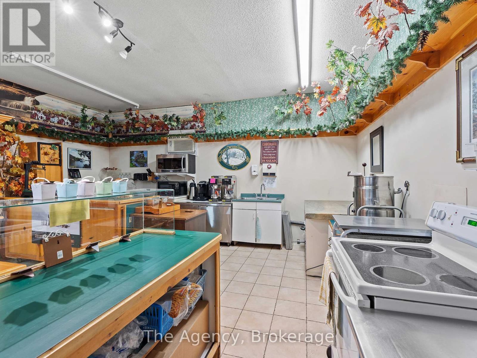 14 Gray Road, Bracebridge, Ontario  P1L 1P8 - Photo 37 - X12150027