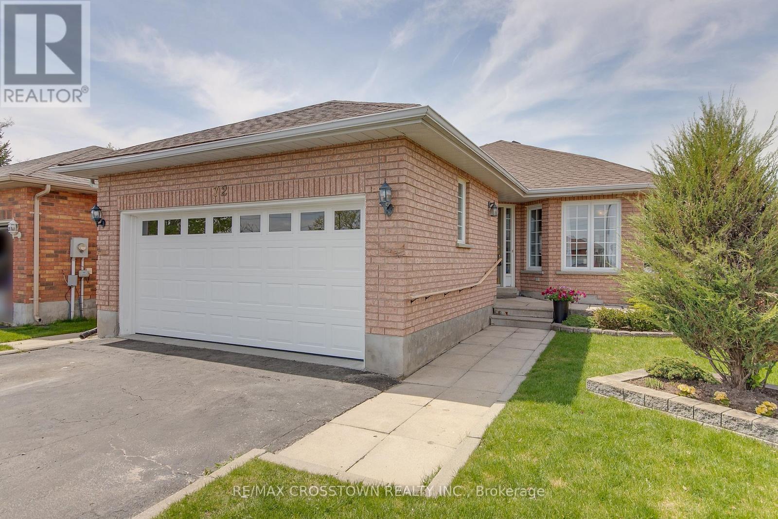 72 Buchanan Street, Barrie, Ontario  L4M 6B7 - Photo 3 - S12149837