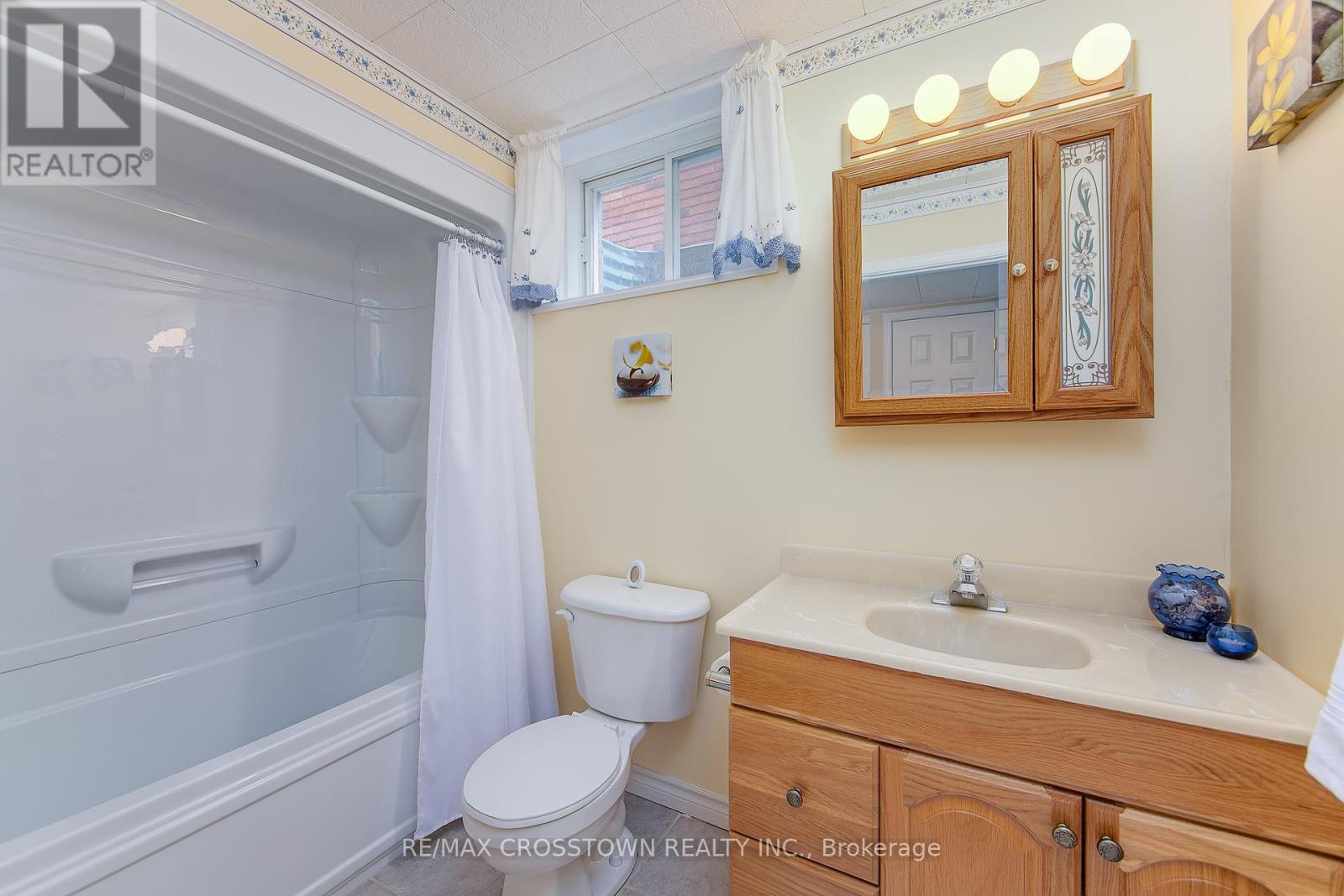 72 Buchanan Street, Barrie, Ontario  L4M 6B7 - Photo 46 - S12149837
