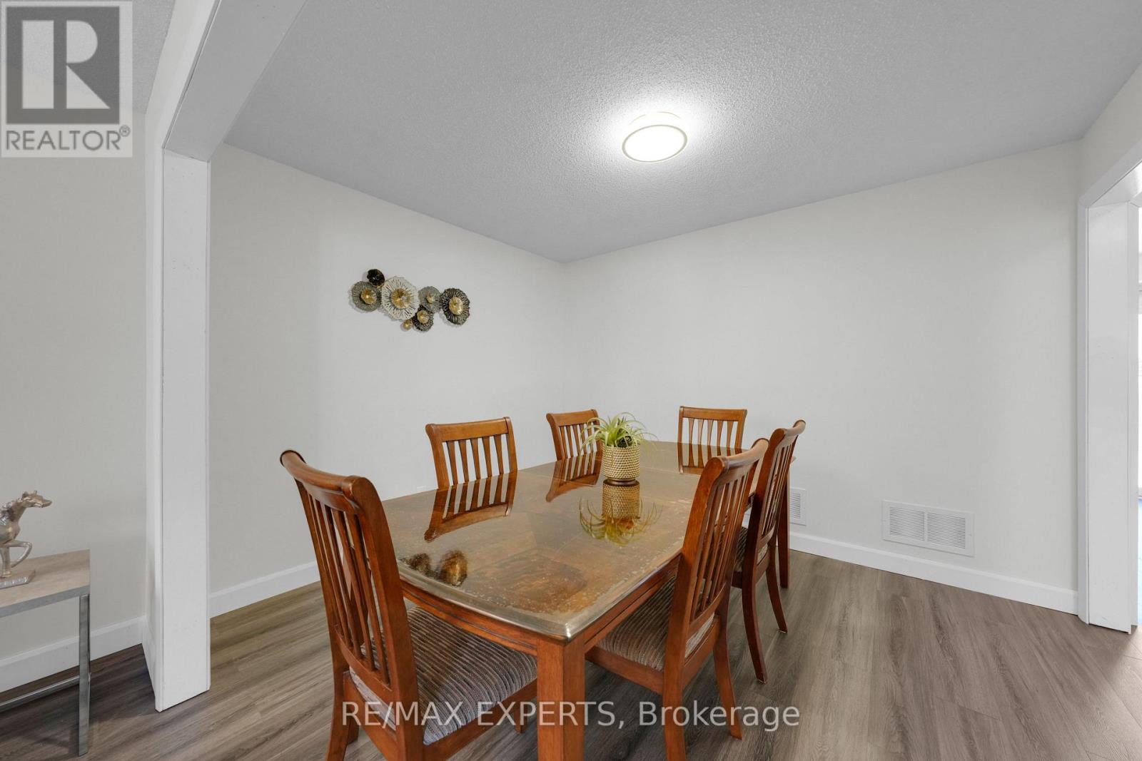 10 Wallace Drive, Barrie, Ontario  L4N 7E2 - Photo 11 - S12149859