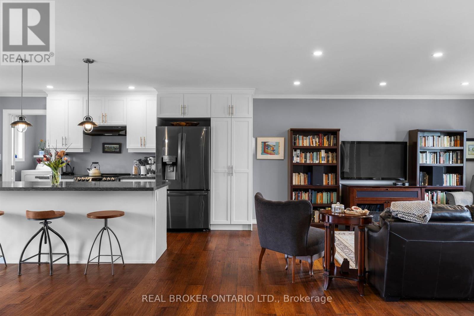 Property at 95 SIMCOE ROAD image 4