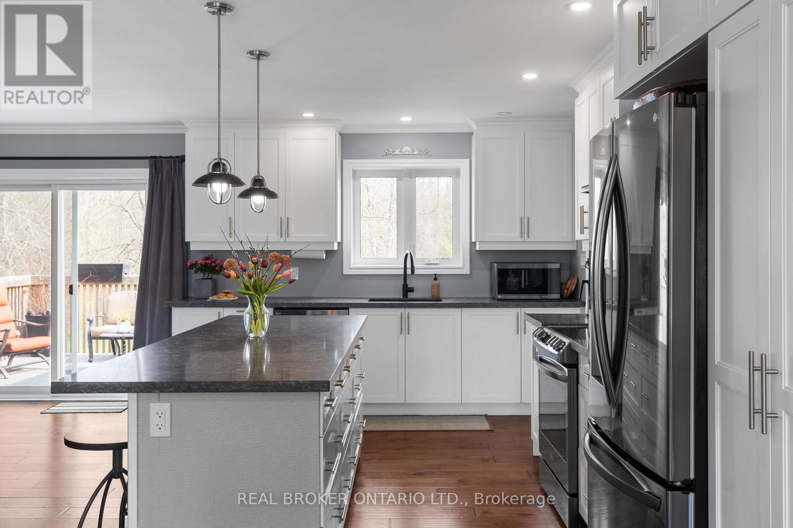 95 Simcoe Road, Ramara, Ontario  L0K 1B0 - Photo 7 - S12149862