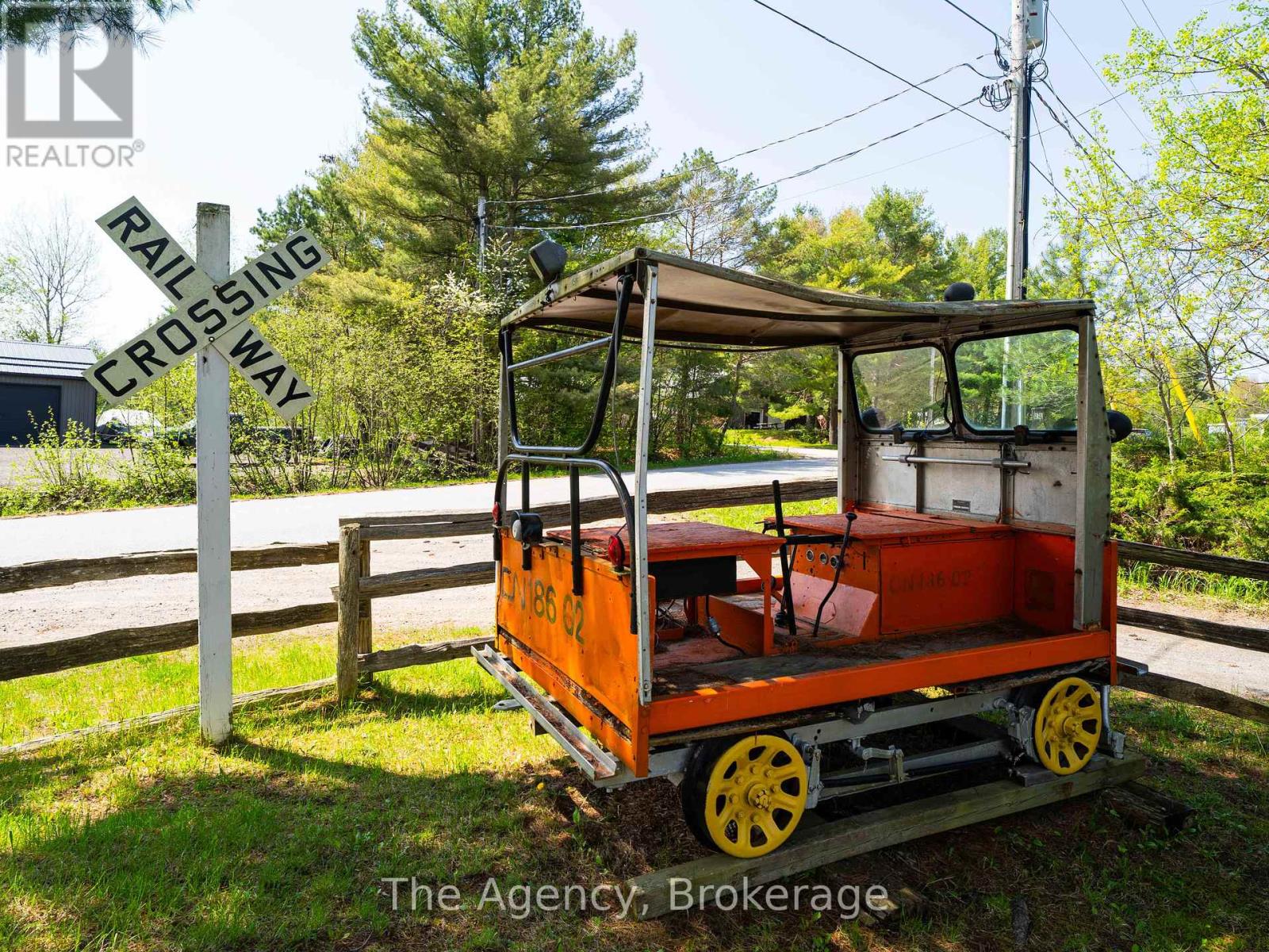14 Gray Road, Bracebridge, Ontario  P1L 1P8 - Photo 14 - X12150027