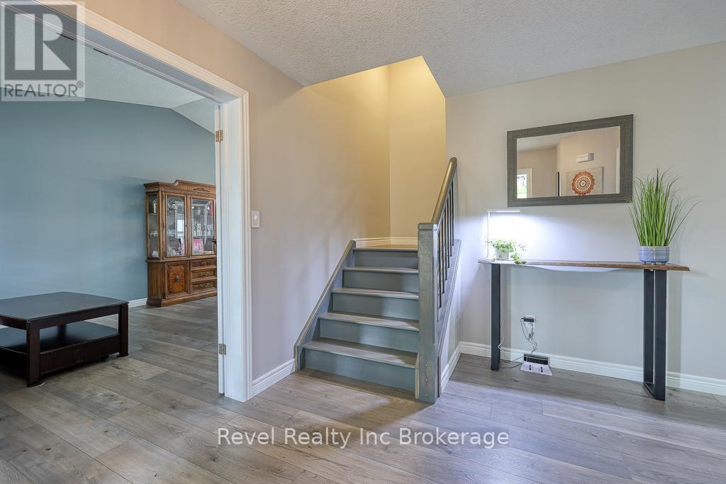 720 Anzio Road, Woodstock, Ontario  N4T 0B5 - Photo 9 - X12150025