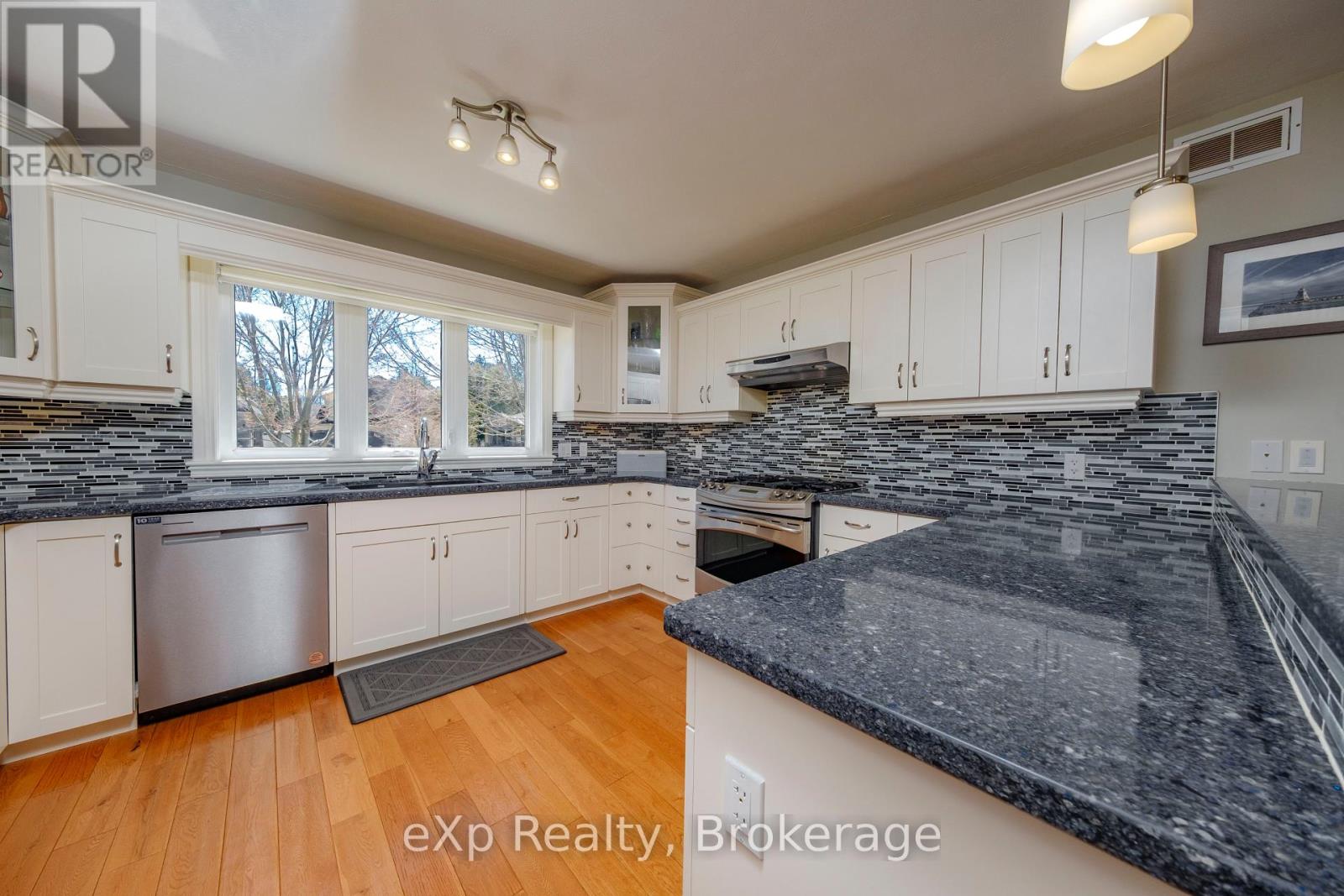 477 Creekwood Drive, Saugeen Shores, Ontario  N0H 2L0 - Photo 32 - X12150131