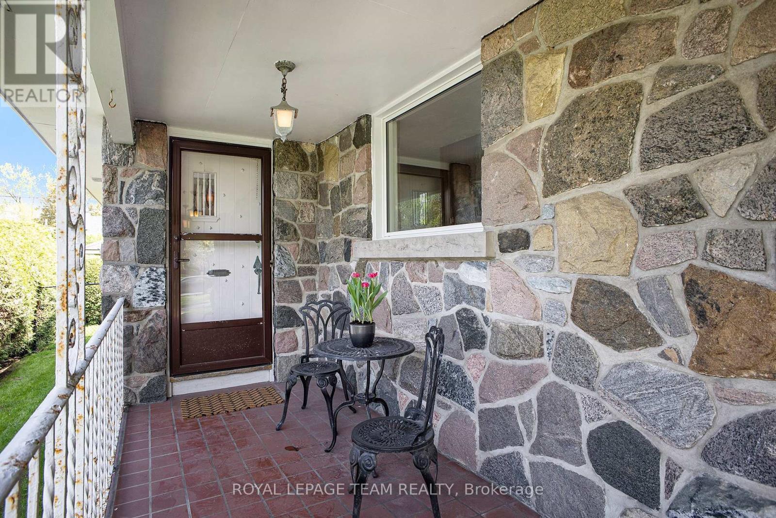 237 Island Park Drive, Ottawa, Ontario  K1Y 0A5 - Photo 6 - X12150099