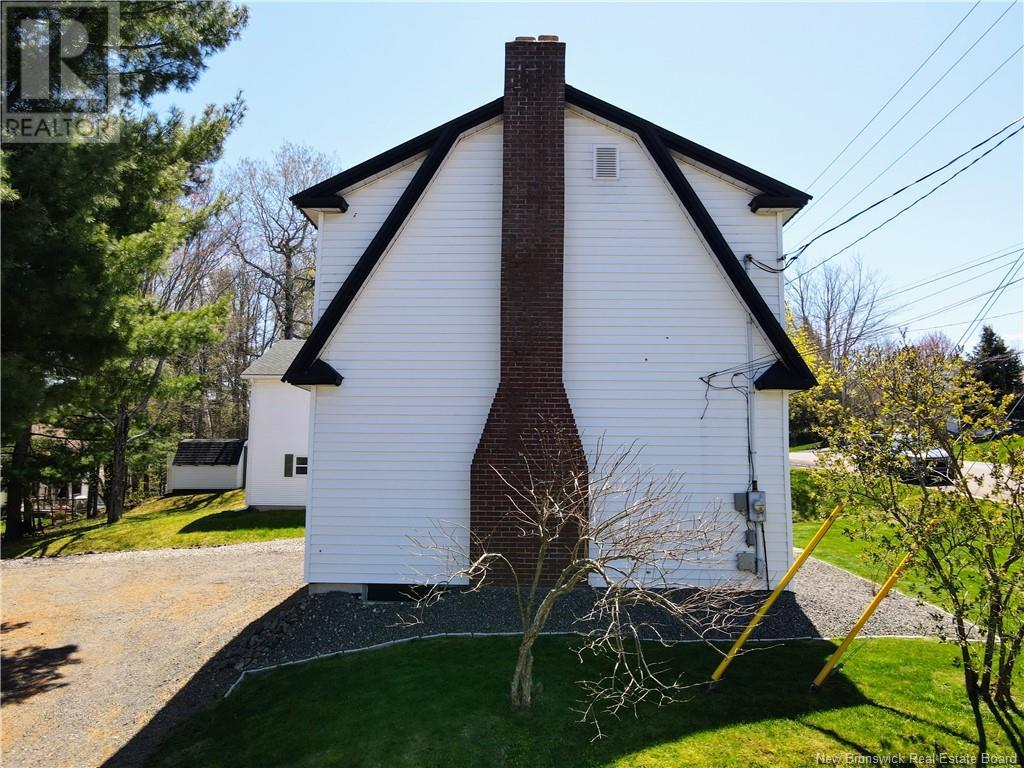 Property at 402 Blythwood Avenue image 4