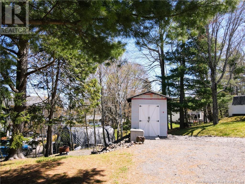Property at 402 Blythwood Avenue image 5