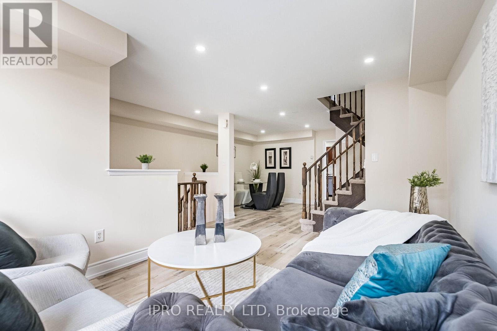 43 Axelrod Avenue, Brampton, Ontario  L6Y 5S9 - Photo 10 - W12149815