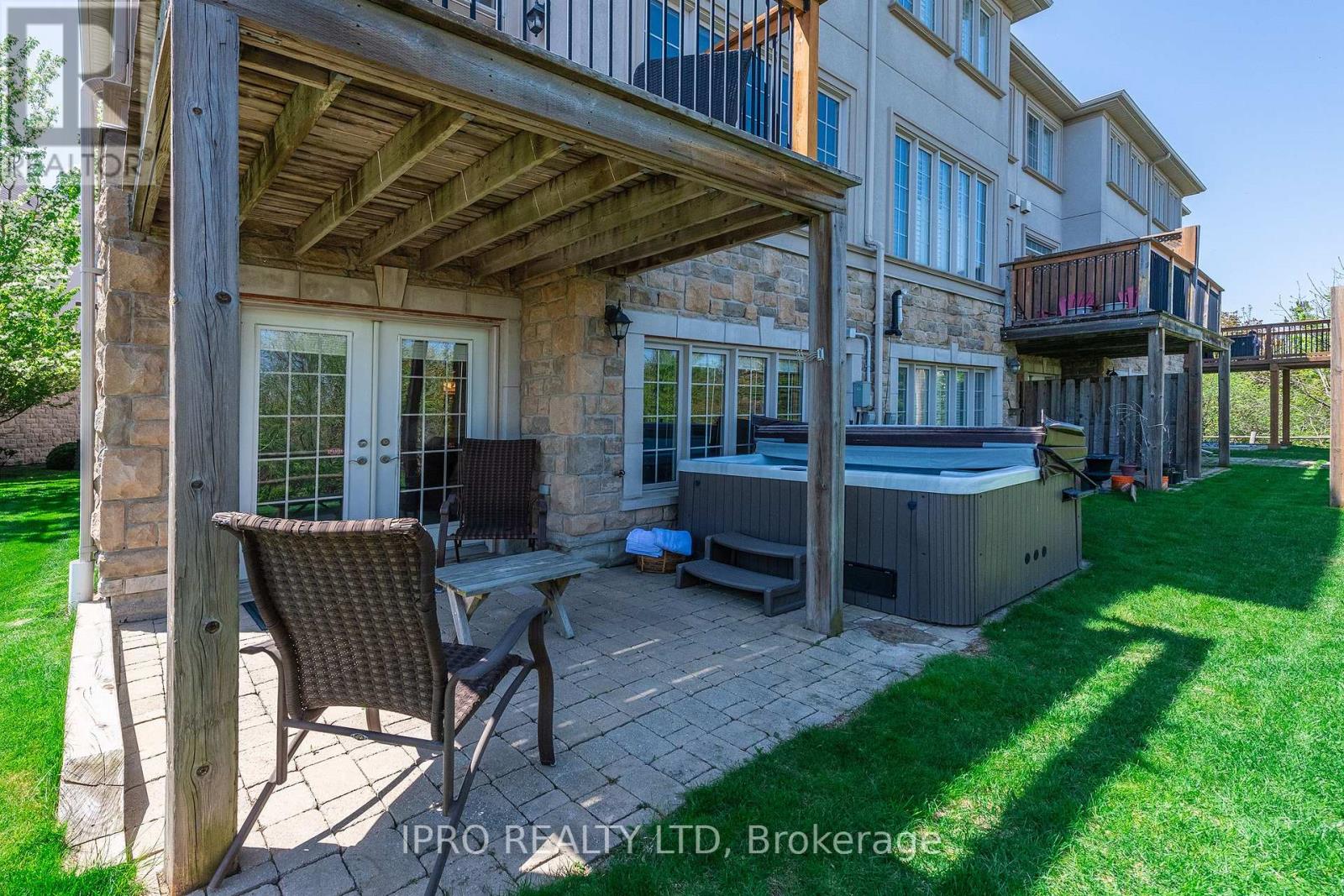 110 Rolling Hills Lane, Caledon, Ontario  L7E 4E1 - Photo 34 - W12149477