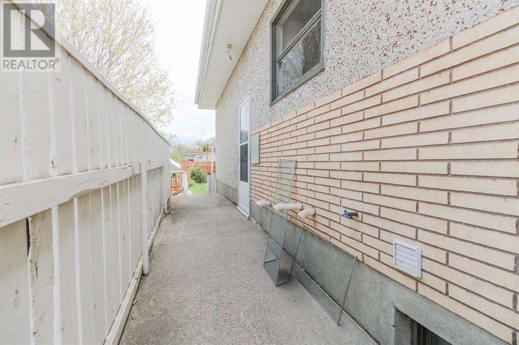 113 & 115 17 Street N, Lethbridge, Alberta  T1H 3C6 - Photo 31 - A2215839