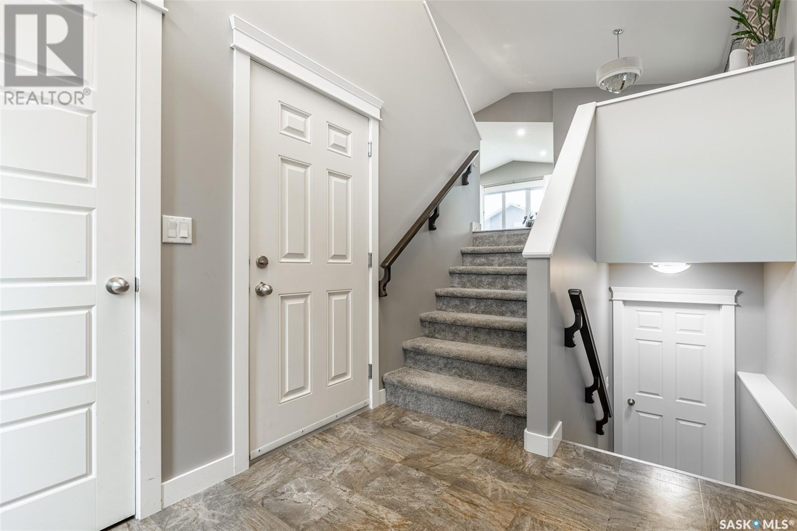 Property at 1023 Kloppenburg BEND image 2