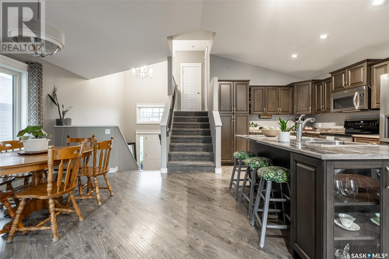 Property at 1023 Kloppenburg BEND image 5